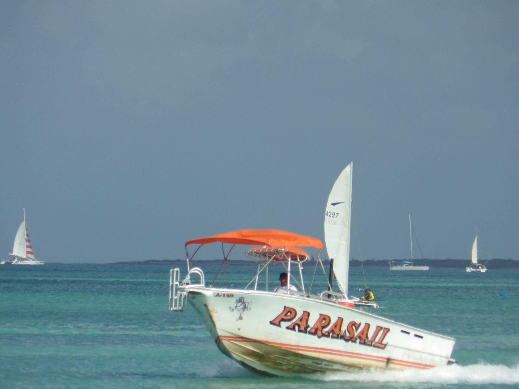 Aruba Cunucu Residence Palm Beach Eksteriør billede